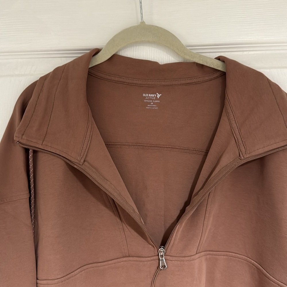 Old Navy Active pull over - Picture 2 of 4
